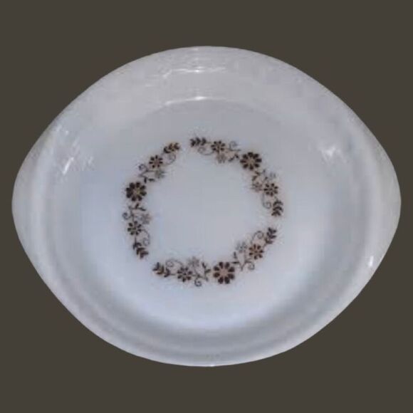 Vintage Dynaware Pyr-o-rey Brown Daisy Pattern Milk Glass Pie Plate - Picture 1 of 4